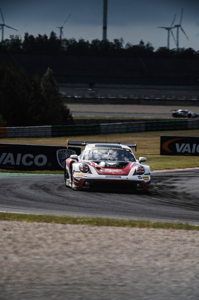 Dobbelt sejr til Simon Birch og makkeren Leo Pichler i 1 runde af Adac GT Masters - Road to DTM.
(Foto: Simon Birch Racing)